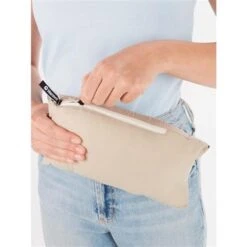 Marmot Women's Highlander Jacket 15 Marmot Women's Highlander Jacket -Ski Sales Shop fw23 marmot womenshighlanderjacket sandbarpapyrus 4